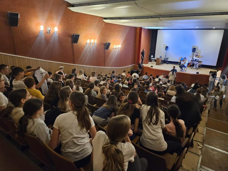 POSJET POLAZNIKA CENTRA ZA AUTIZAM SPLIT I PREDSTAVA “ŠTO SVE MOŽE GLAZBA?”